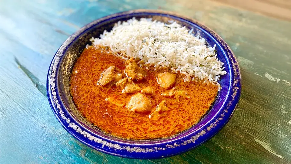 お蕎麦屋さんのチキンカレー