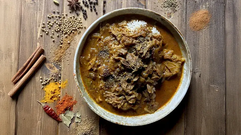 プールのスパイスを使った、欧風コラボカレー